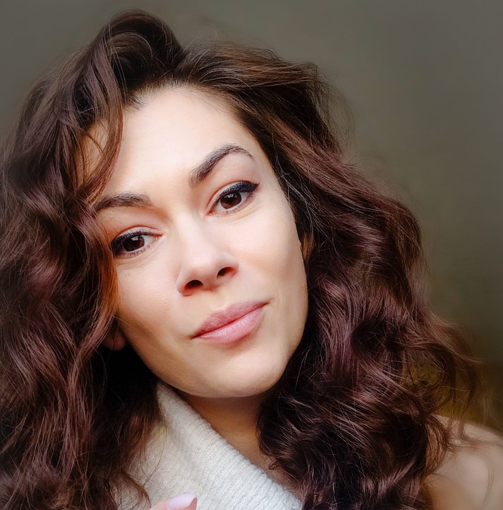 Psiholog Iași - Bianca Adăscăliței - Psiholog Clinician și Psihoterapeut